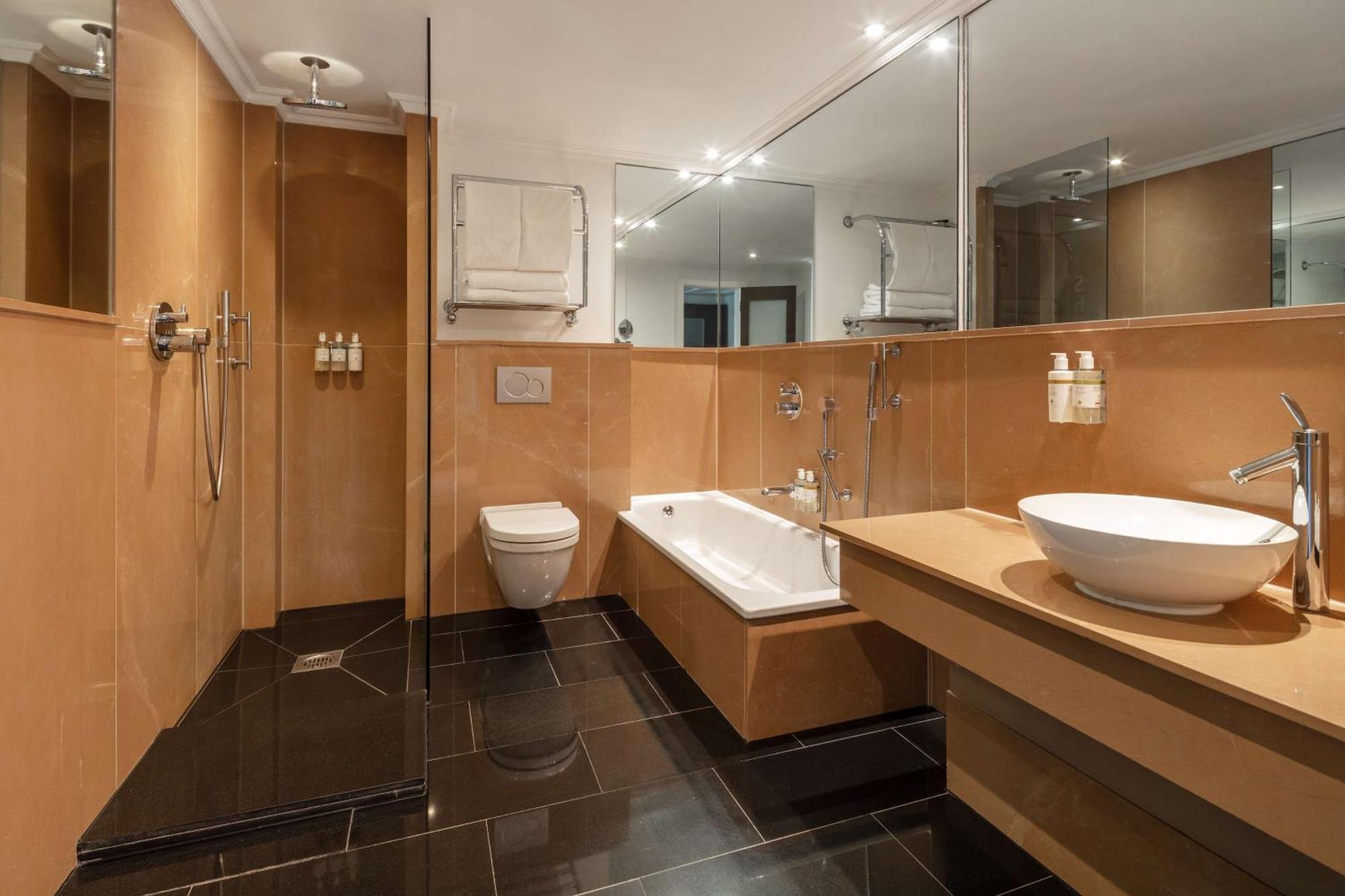 Radisson Blu Hotel, London Bloomsbury Esterno foto