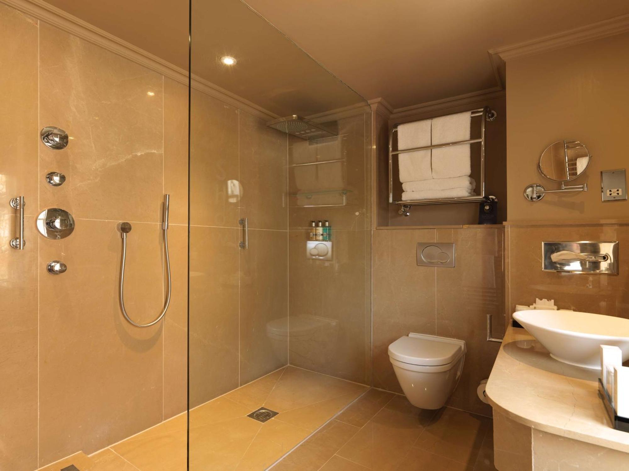 Radisson Blu Hotel, London Bloomsbury Esterno foto