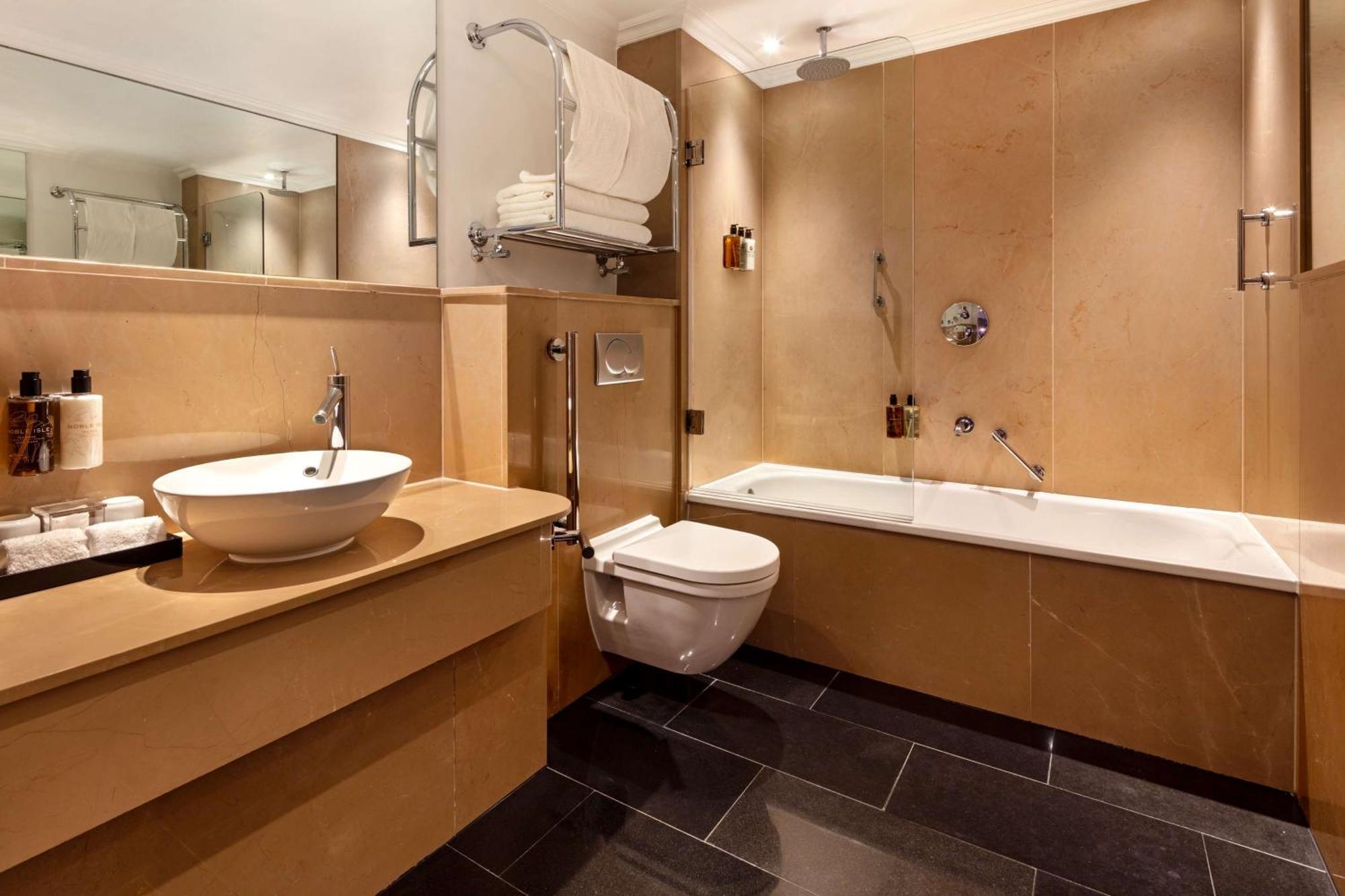 Radisson Blu Hotel, London Bloomsbury Esterno foto